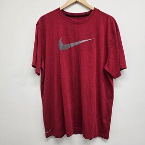 Nike Dri Fit Short Sleeve Crewneck T-Shirt Size XL Red Front Logo Stretch EUC